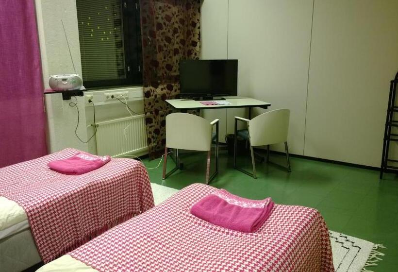 اتاق استاندارد با سرویس بهداشتی مشترک, Motel Ruskalinna