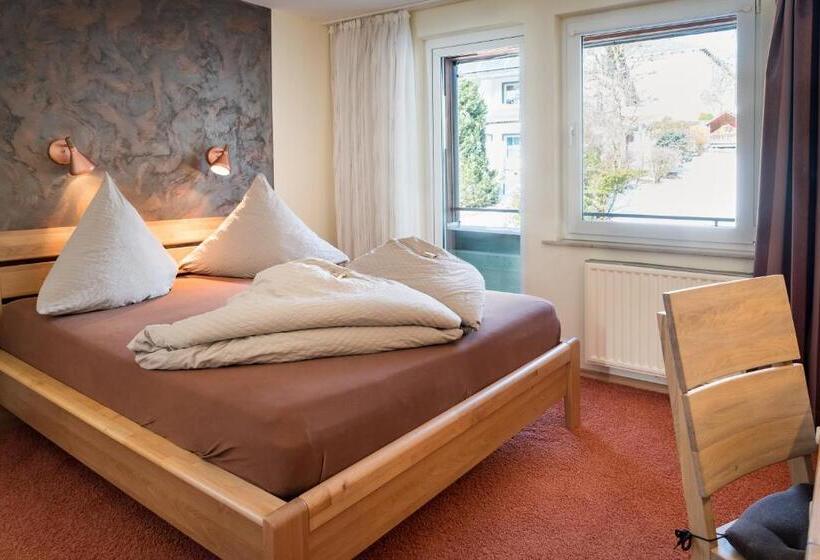 استودیوی استاندارد, Haus Quentin