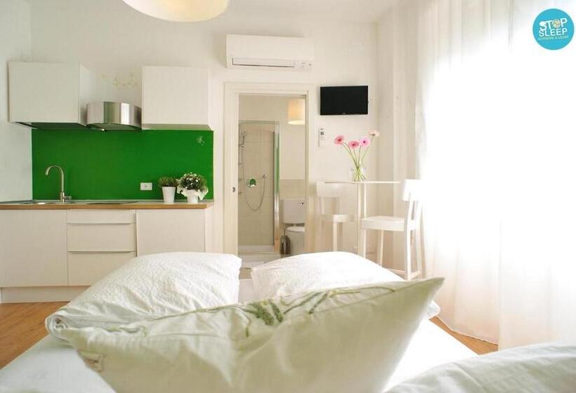 استودیوی استاندارد, Stop & Sleep Udine Fronte Ospedale Civile