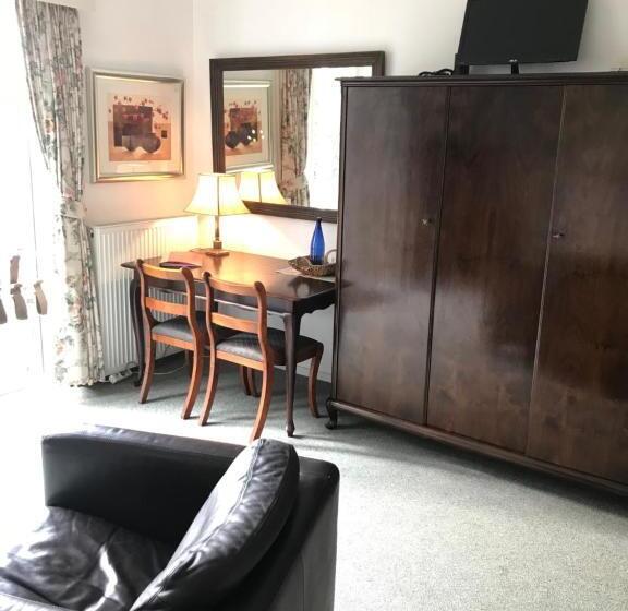 اتاق لوکس با چشم‌انداز باغ, Villa  T Haasduin