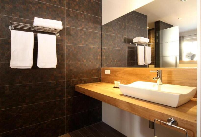 اتاق لوکس, B&b 4 Seasons
