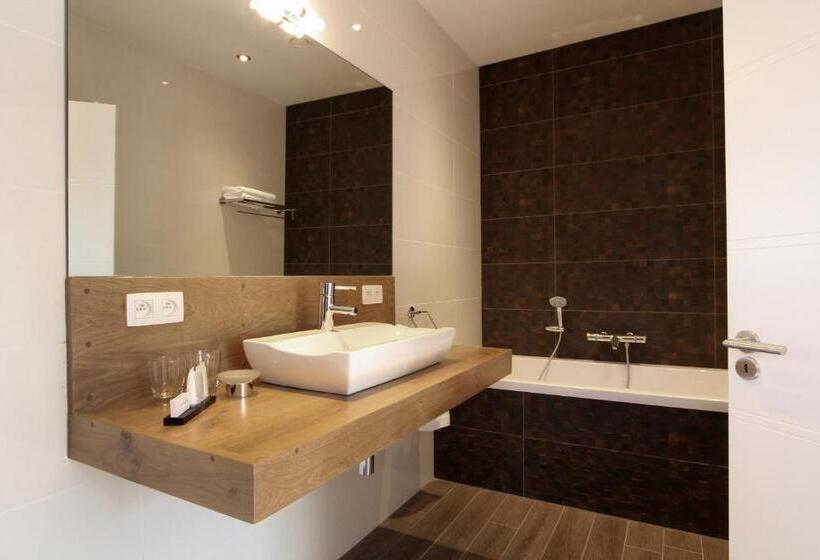 اتاق لوکس, B&b 4 Seasons