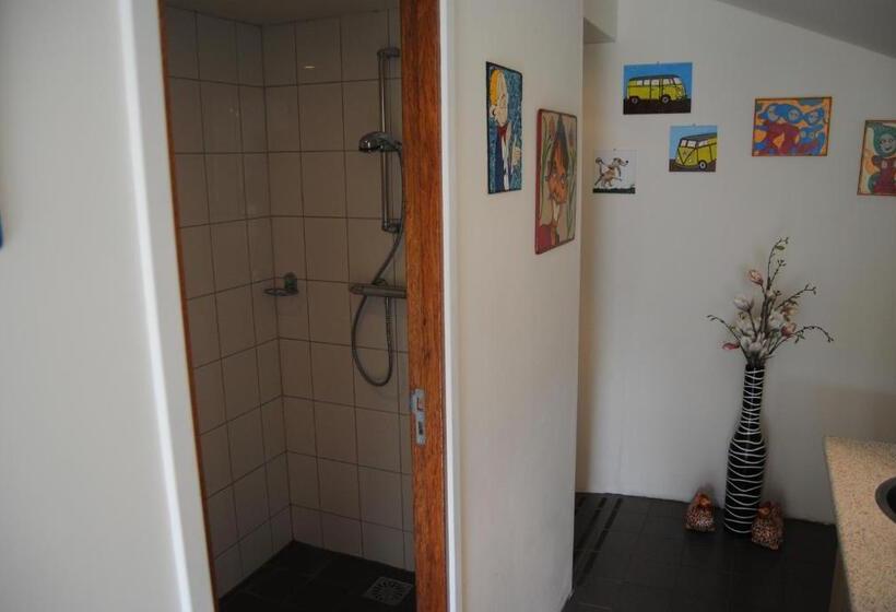 اتاق عادی, B&b Warnstee