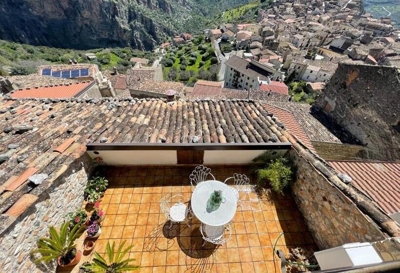 آپارتمان 1 خوابه با تراس, La Magara