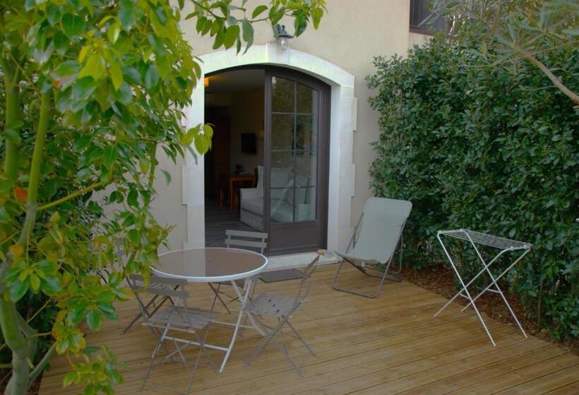 استودیو استاندارد با تراس, La Villa Dupont D Avignon