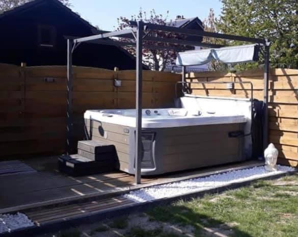 اتاق لوکس, Repos De La Fontaine
