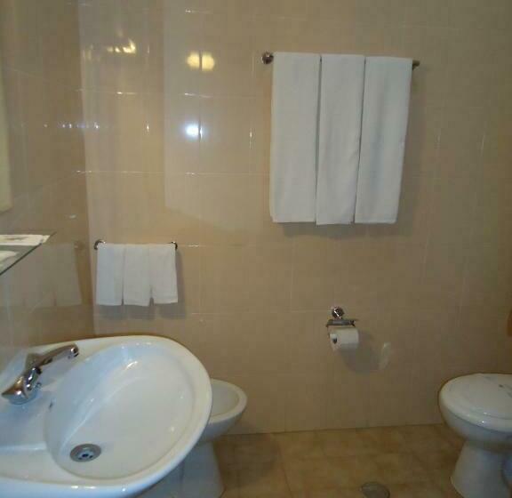 اتاق استاندارد سه نفره, Residencial Coroa D Ouro