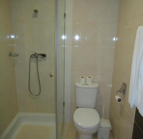 اتاق استاندارد سه نفره, Residencial Coroa D Ouro