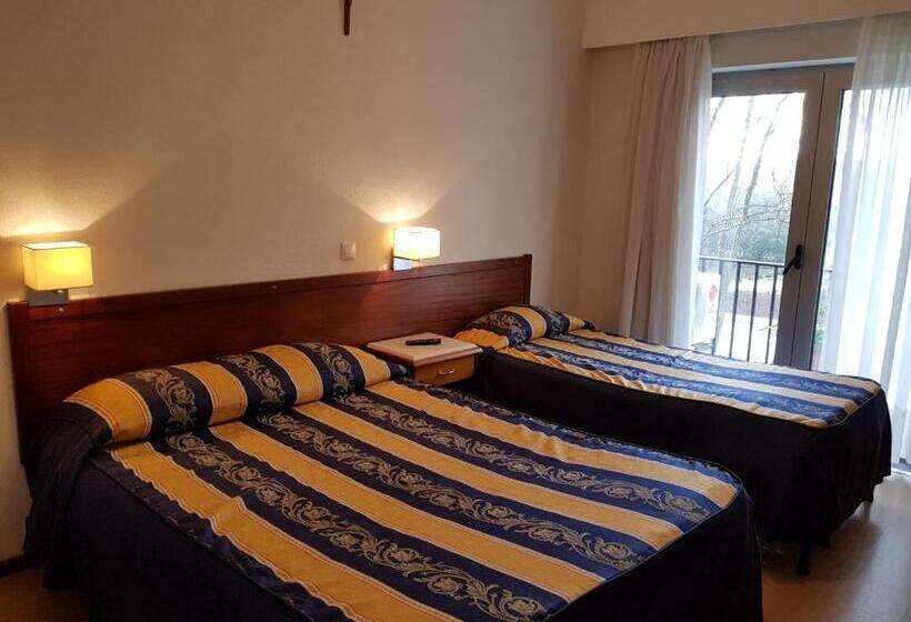 اتاق استاندارد سه نفره, Residencial Coroa D Ouro