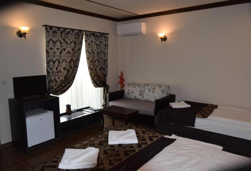 اتاق استاندارد سه نفره, Asya Guest House