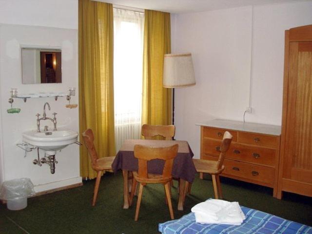 اتاق استاندارد یک تخته با سرویس بهداشتی مشترک, Quellenhof