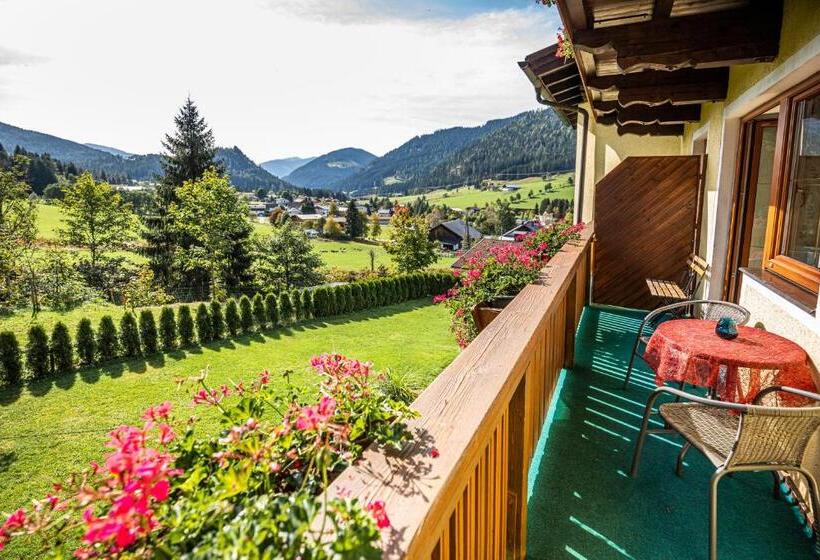 آپارتمان 2 خوابه با بالکن, Haus Farmer