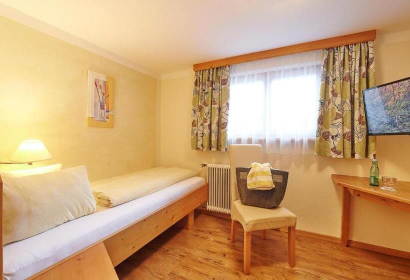 اتاق استاندارد یک نفره, Stockingers Guest House