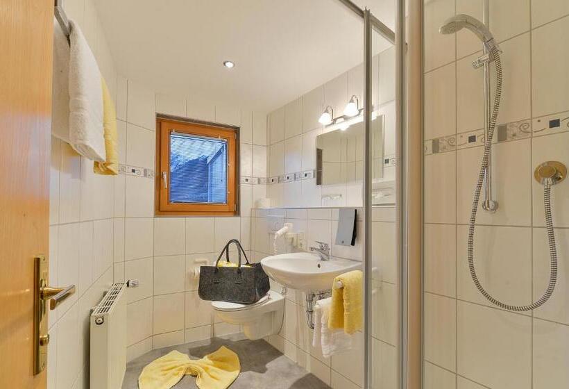 اتاق راحتی, Stockingers Guest House