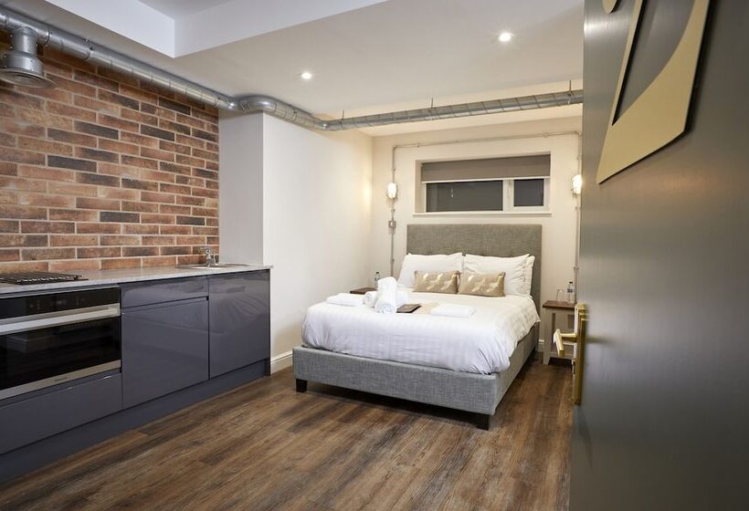 استودیوی استاندارد, Three Cranes Serviced Apartments
