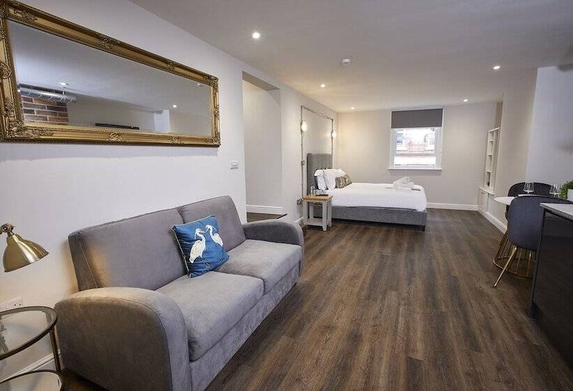 استودیوی لوکس, Three Cranes Serviced Apartments