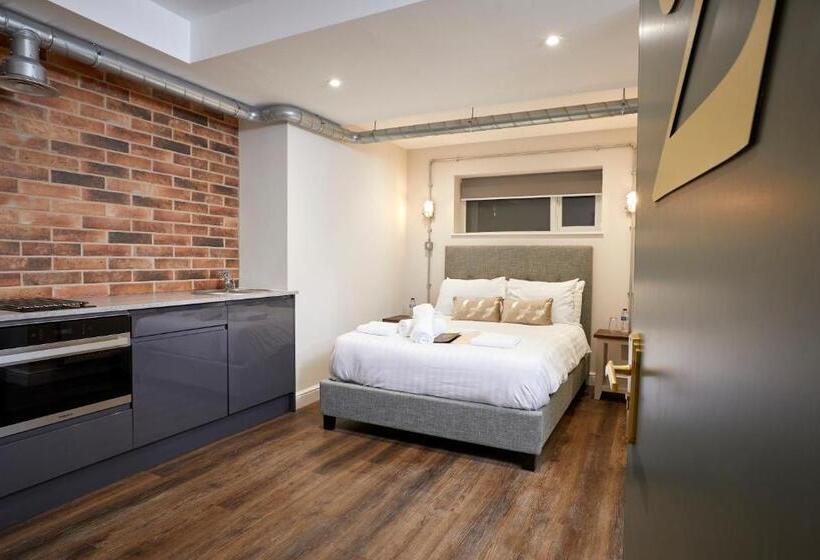 استودیوی استاندارد, Three Cranes Serviced Apartments