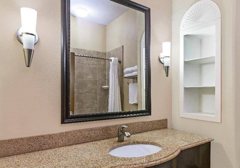 اتاق استاندارد, Holiday Inn Express Hotel & Suites Victoria By Ihg