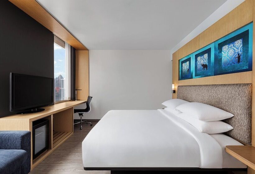 Standard Room Double Bed City View, Aloft Bangkok Sukhumvit 11