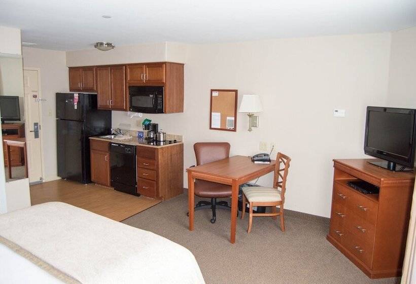 استودیوی استاندارد با تخت دوبل, Candlewood Victoria, An Ihg
