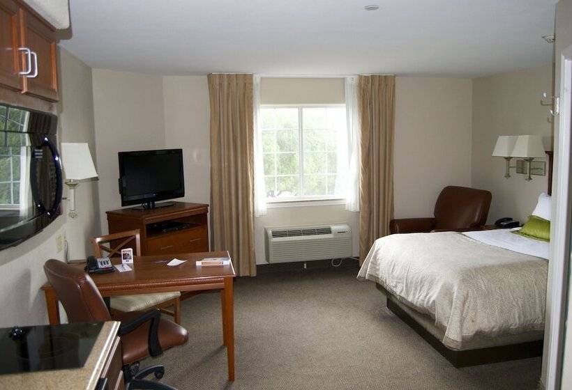 استودیوی استاندارد با تخت دوبل, Candlewood Victoria, An Ihg