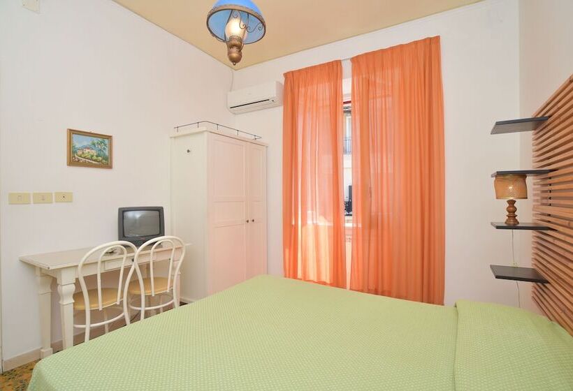 اتاق اکونومی, Charme Hotel La Villa Tina