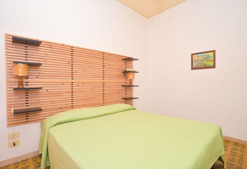 اتاق اکونومی, Charme Hotel La Villa Tina