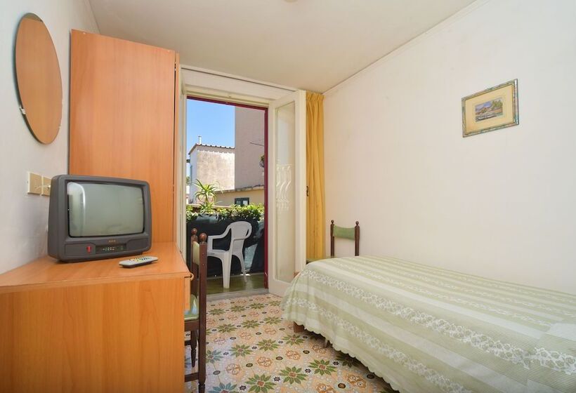 اتاق اکونومی یک تخته, Charme Hotel La Villa Tina