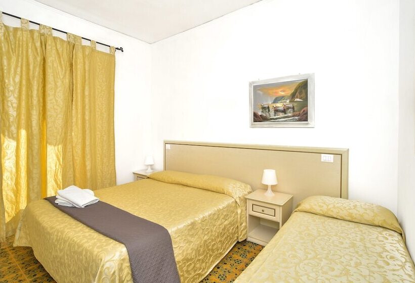 اتاق استاندارد چهار تخته, Charme Hotel La Villa Tina