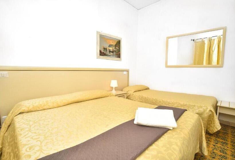 Economy Triple Room, Charme Hotel La Villa Tina