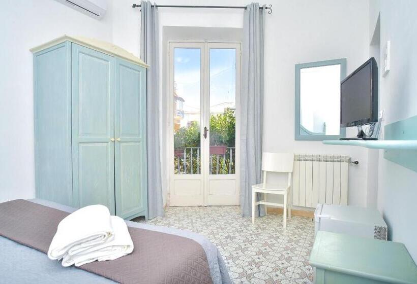 اتاق استاندارد چهار تخته, Charme Hotel La Villa Tina