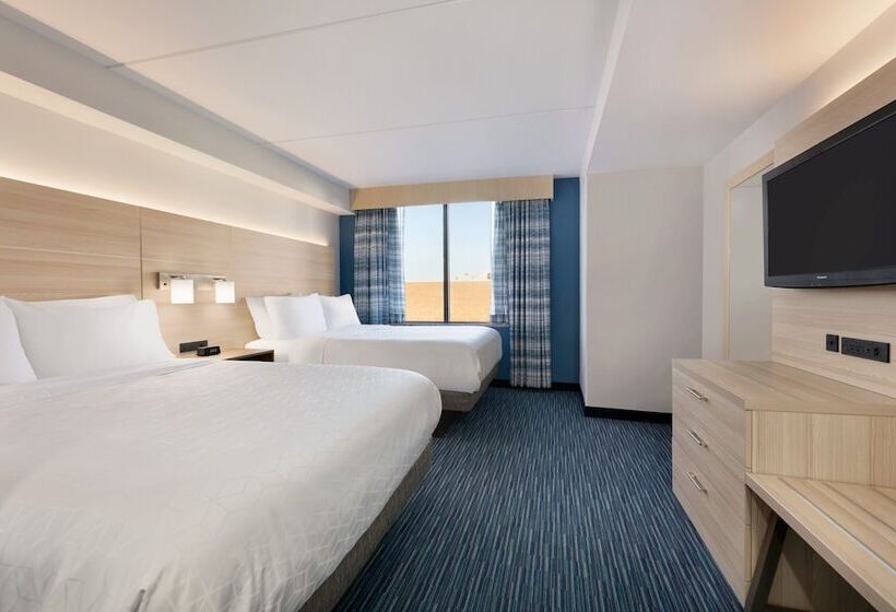 سوییت, Holiday Inn Express Hotel & Suites Norfolk Airport, An Ihg