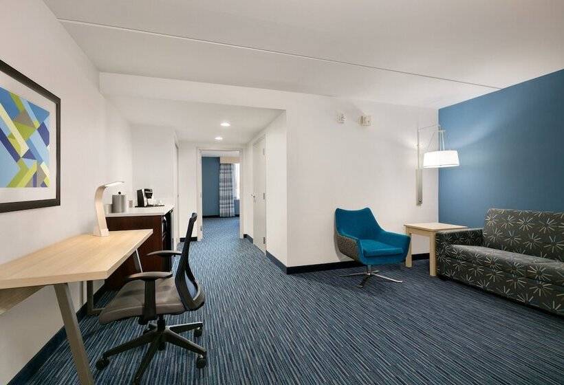 Suite Adaptada per a persones amb mobilitat reduïda, Holiday Inn Express  & Suites Norfolk Airport