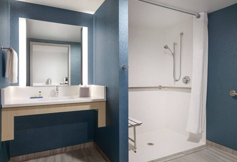 سوئیت برای معلولان, Holiday Inn Express Hotel & Suites Norfolk Airport, An Ihg