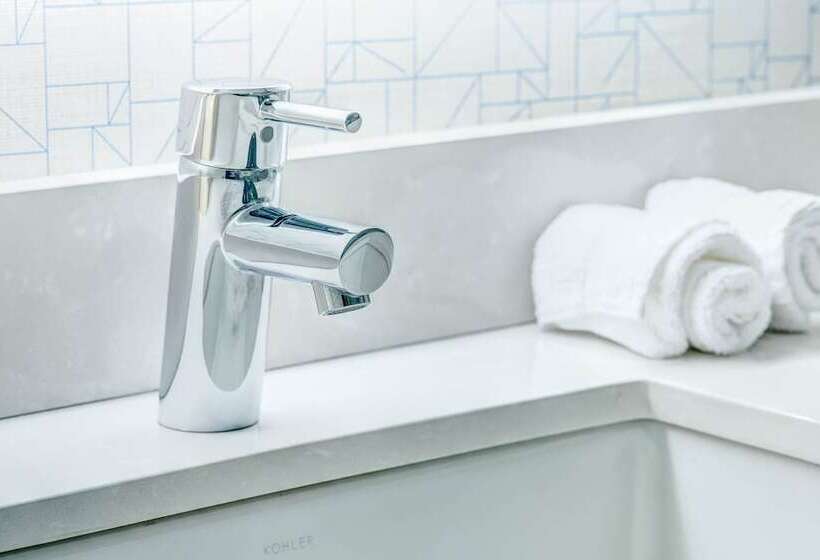 اتاق استاندارد, Holiday Inn Express Woodbridge, An Ihg