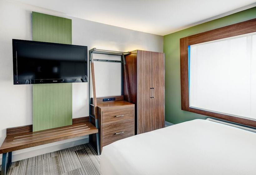 سوییت, Holiday Inn Express Woodbridge, An Ihg