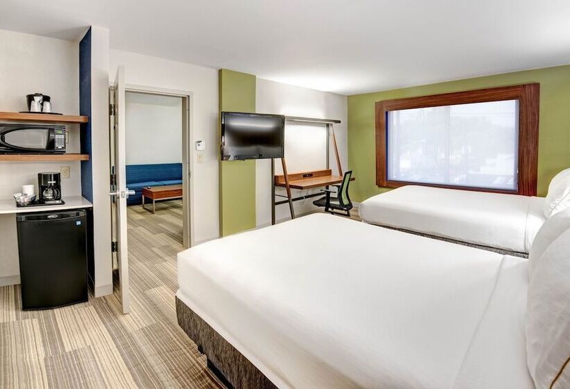 سوییت, Holiday Inn Express Woodbridge, An Ihg