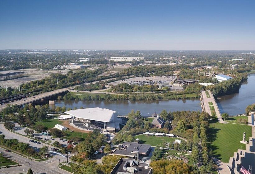 Quarto Standard Cama Casal com Vistas, Jw Marriott Indianapolis