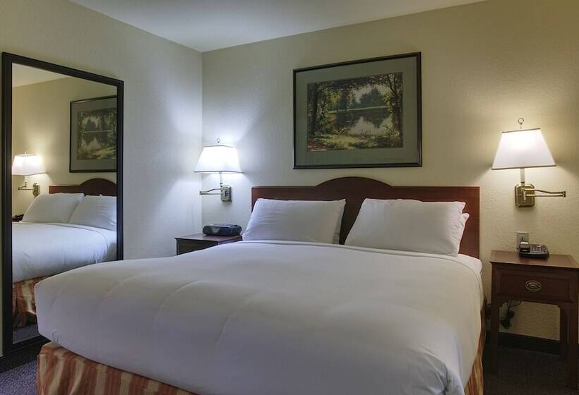 سوییت اجرایی, Larkspur Landing Extended Stay Suites Hillsboro