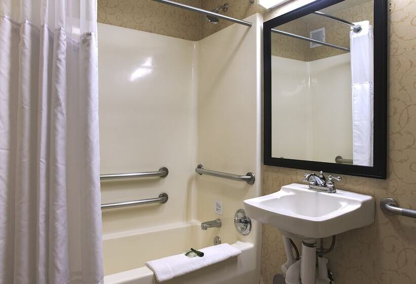 سوئیت برای معلولان, Larkspur Landing Extended Stay Suites Hillsboro