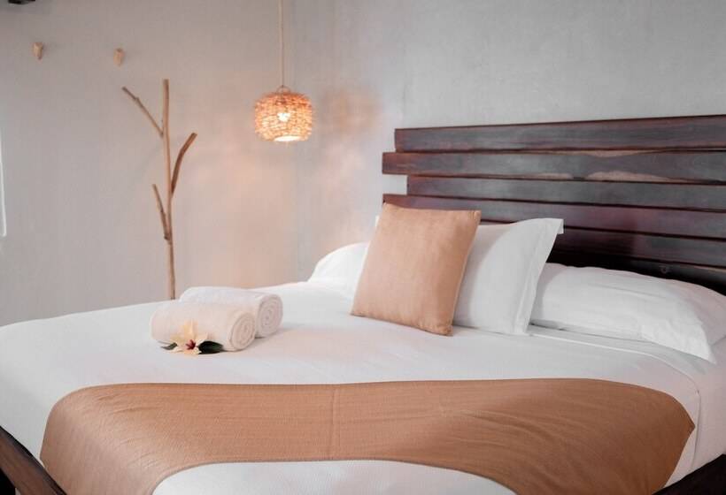 اتاق پرمیوم با چشم‌انداز دریا, Petit Lafitte Beach Front Hotel & Bungalows