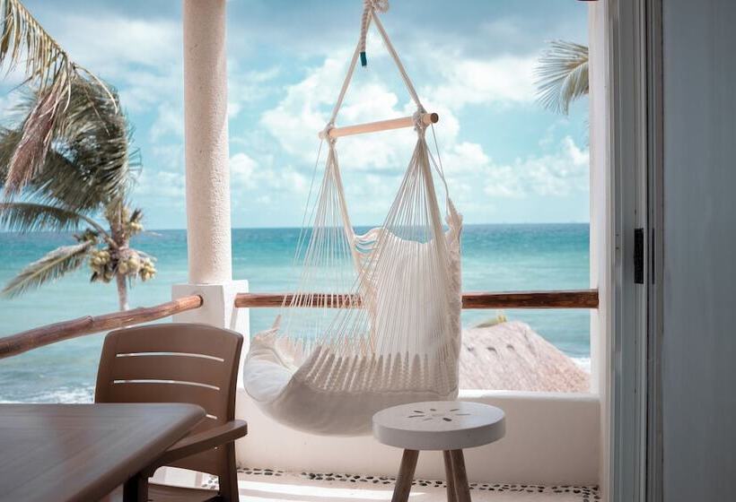 اتاق پرمیوم با چشم‌انداز دریا, Petit Lafitte Beach Front Hotel & Bungalows