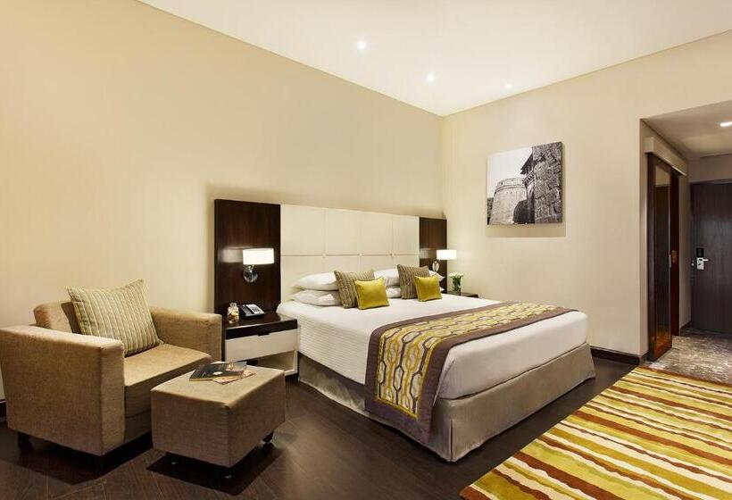 اتاق اجرایی با تخت بزرگ, Gateway Nashik