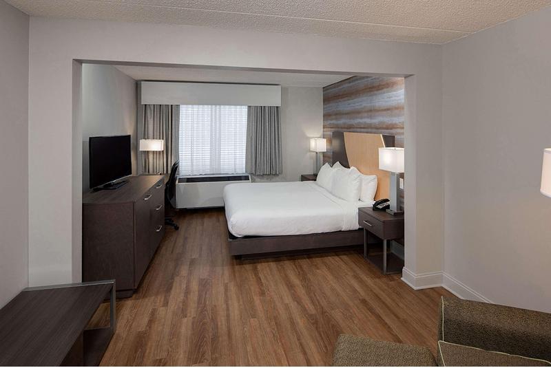 اتاق استاندارد با تخت بزرگ, Trilogy Albany Airport, Tapestry Collection By Hilton