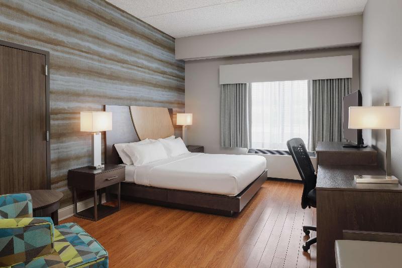 اتاق استاندارد با تخت بزرگ برای معلولان, Trilogy Albany Airport, Tapestry Collection By Hilton