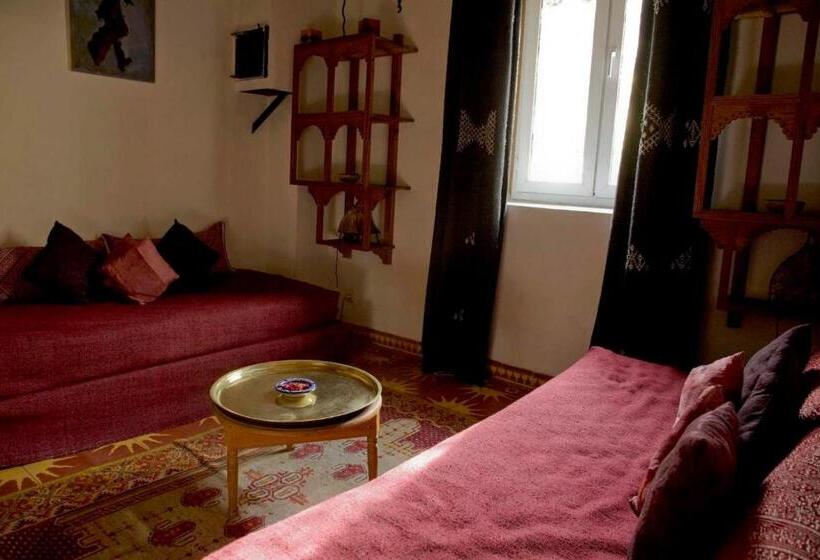 سوییت خانوادگی, Riad Al Bartal
