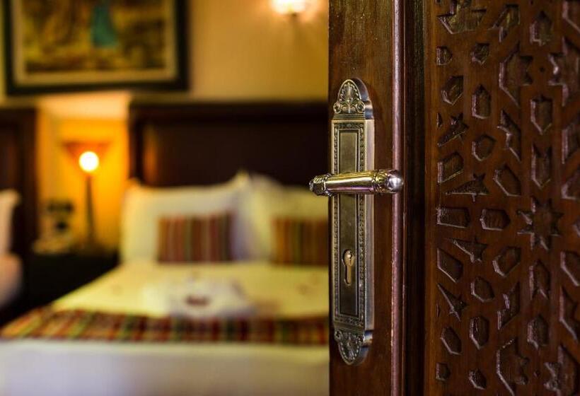 سوئیت سینیور, Riad Mabrouk
