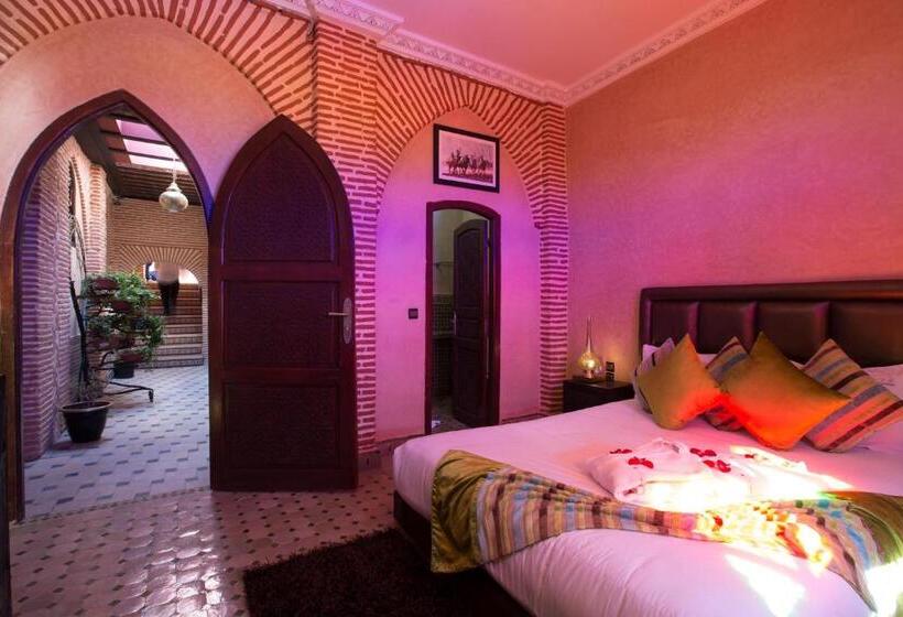 سوییت خانوادگی, Riad Mabrouk