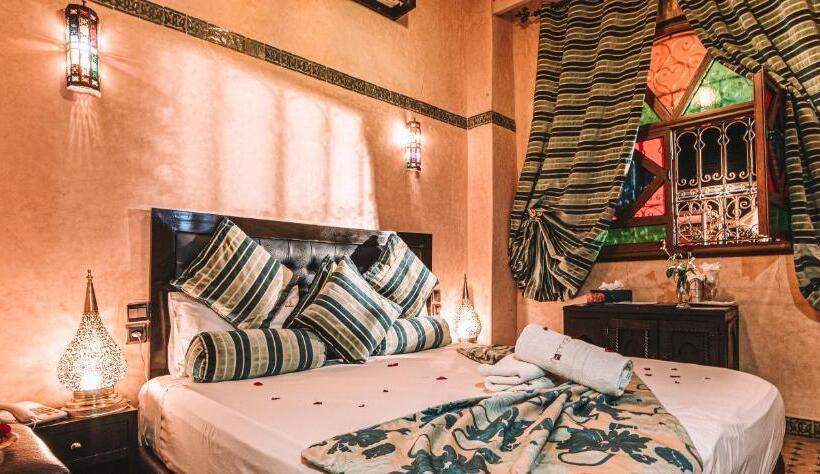 اتاق لوکس, Riad Mabrouk