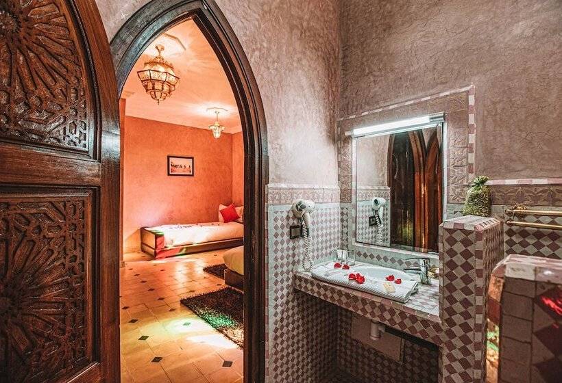 سوییت خانوادگی, Riad Mabrouk